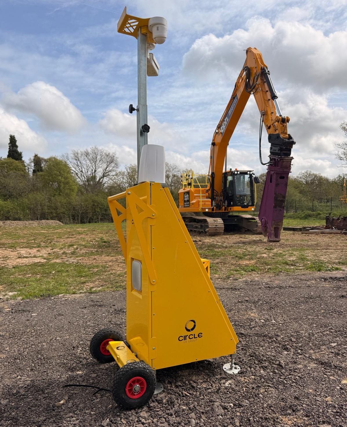 Circle rapid-deployment security tower protecting an active site